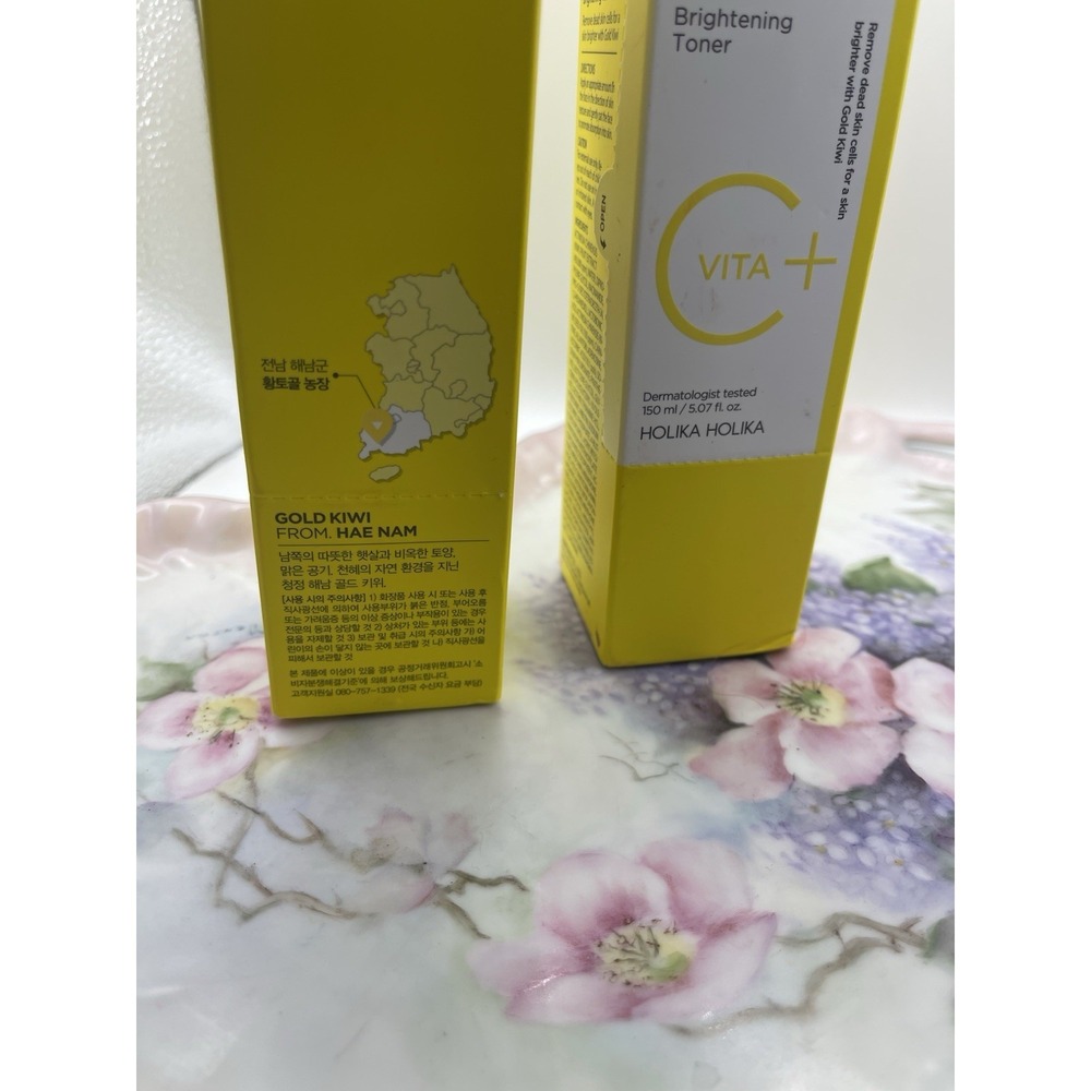 Holika Holika Gold Kiwi Vita C+ Brightening Toner 150ml Korean Beauty New - Picture 3 of 4
